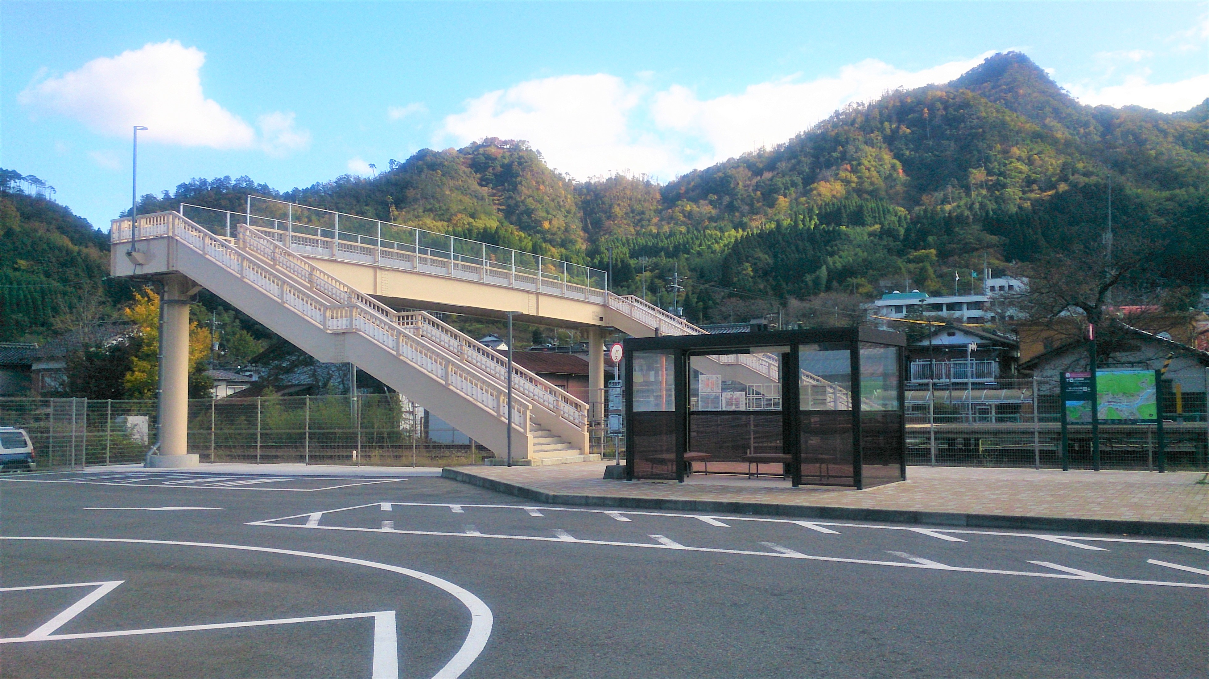 用瀬駅前 パークアンドライド駐車場の画像