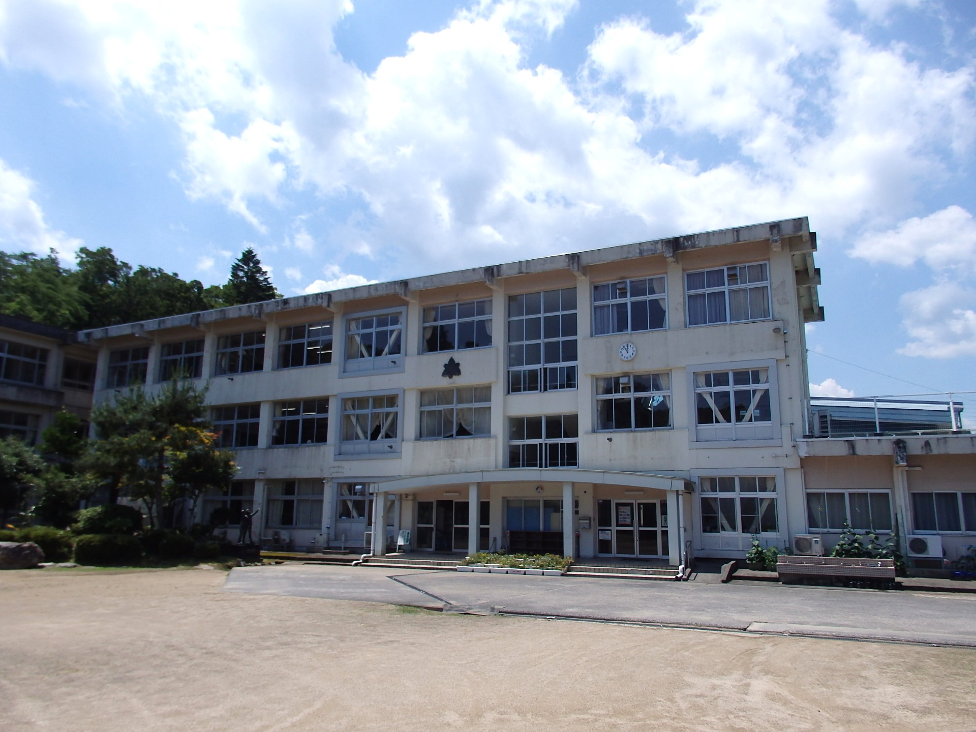 明治小　校舎2