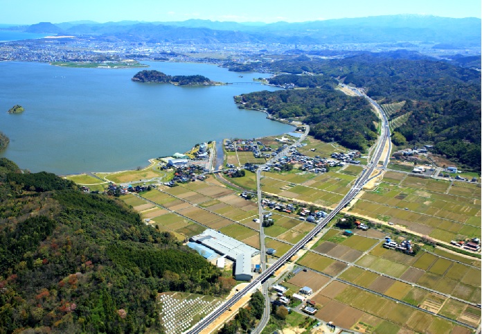 西道路写真 西道路を上空から撮影したもの