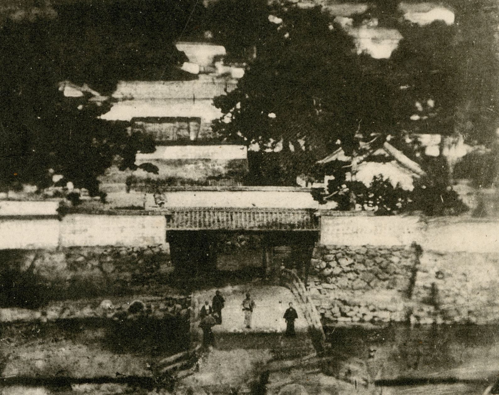 「中ノ御門」周辺古写真(撮影:明治8年以前)の画像
