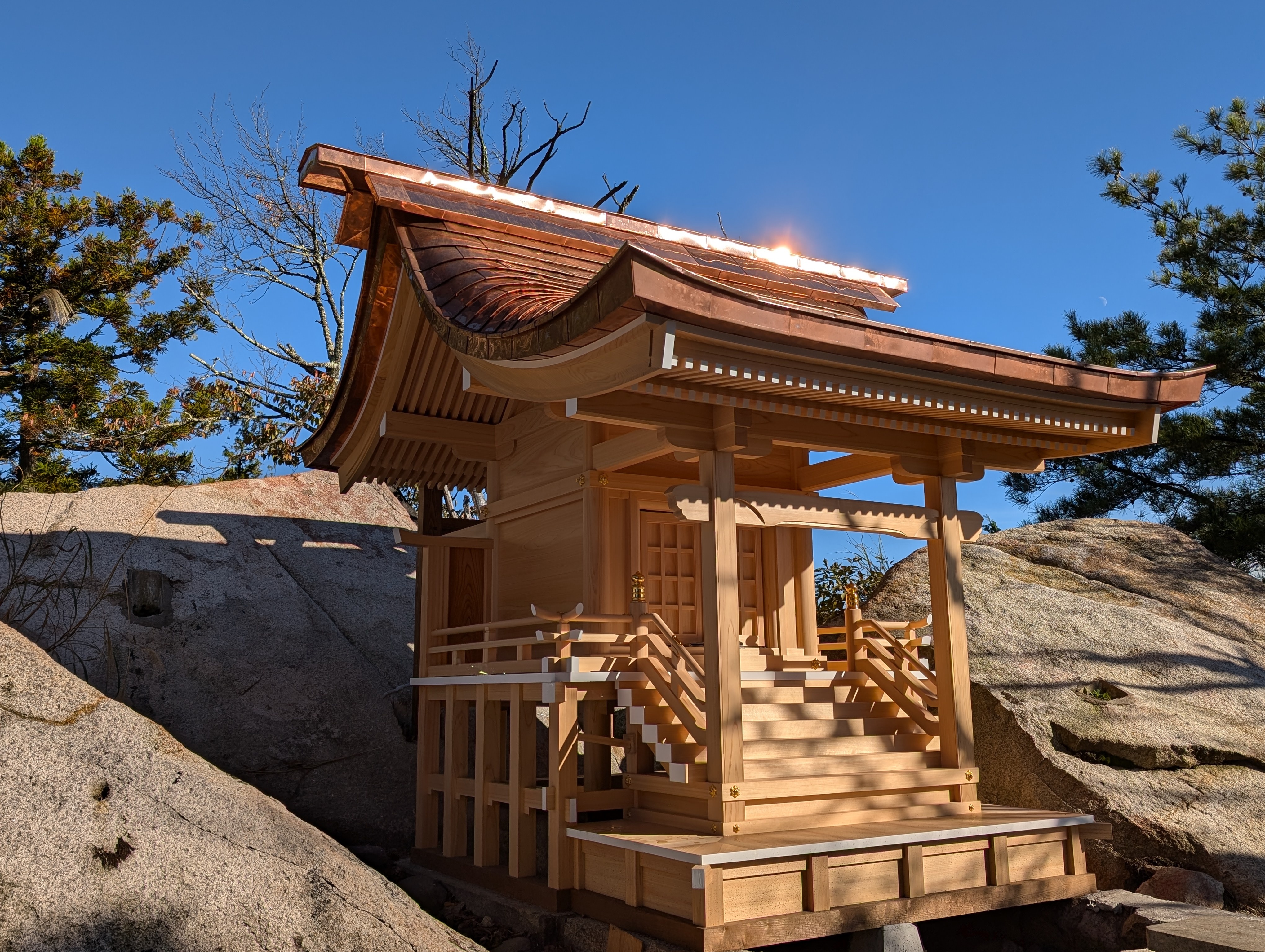 【再建（R6月12日）後の本殿】の画像