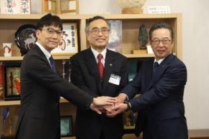 市長と発電事業者の代表者