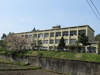 佐治小学校　校舎