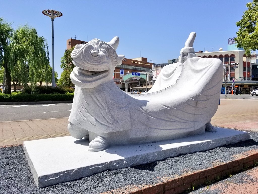 麒麟獅子石像モニュメント