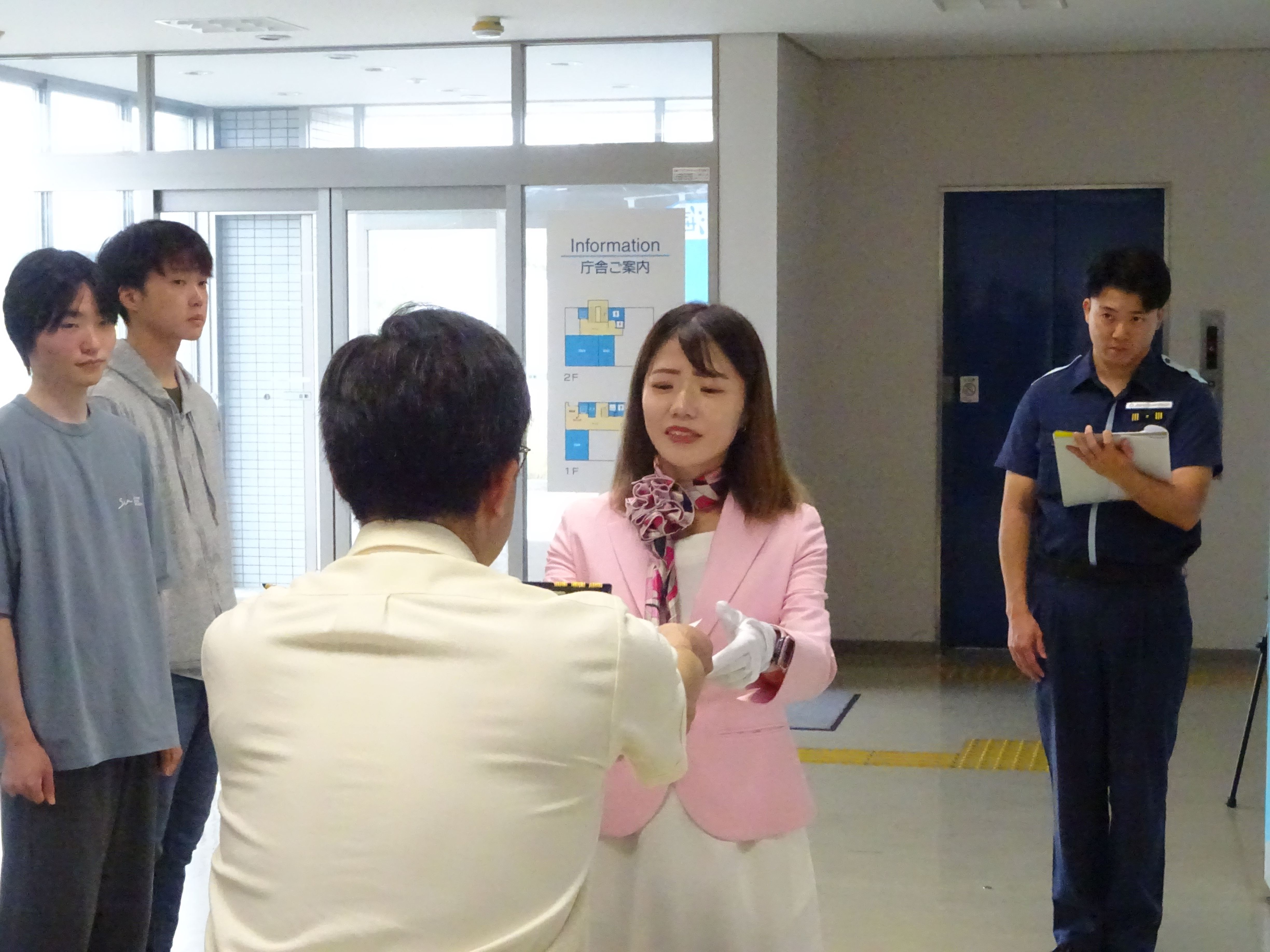 一日署長任命式の様子